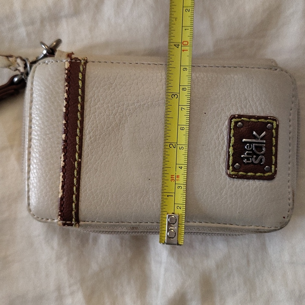 🎁 GWP - The Sak Leather Wallet / Wristlet